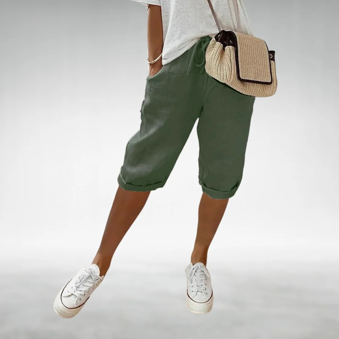 Flora | Capri Trousers with a Relaxed Fit