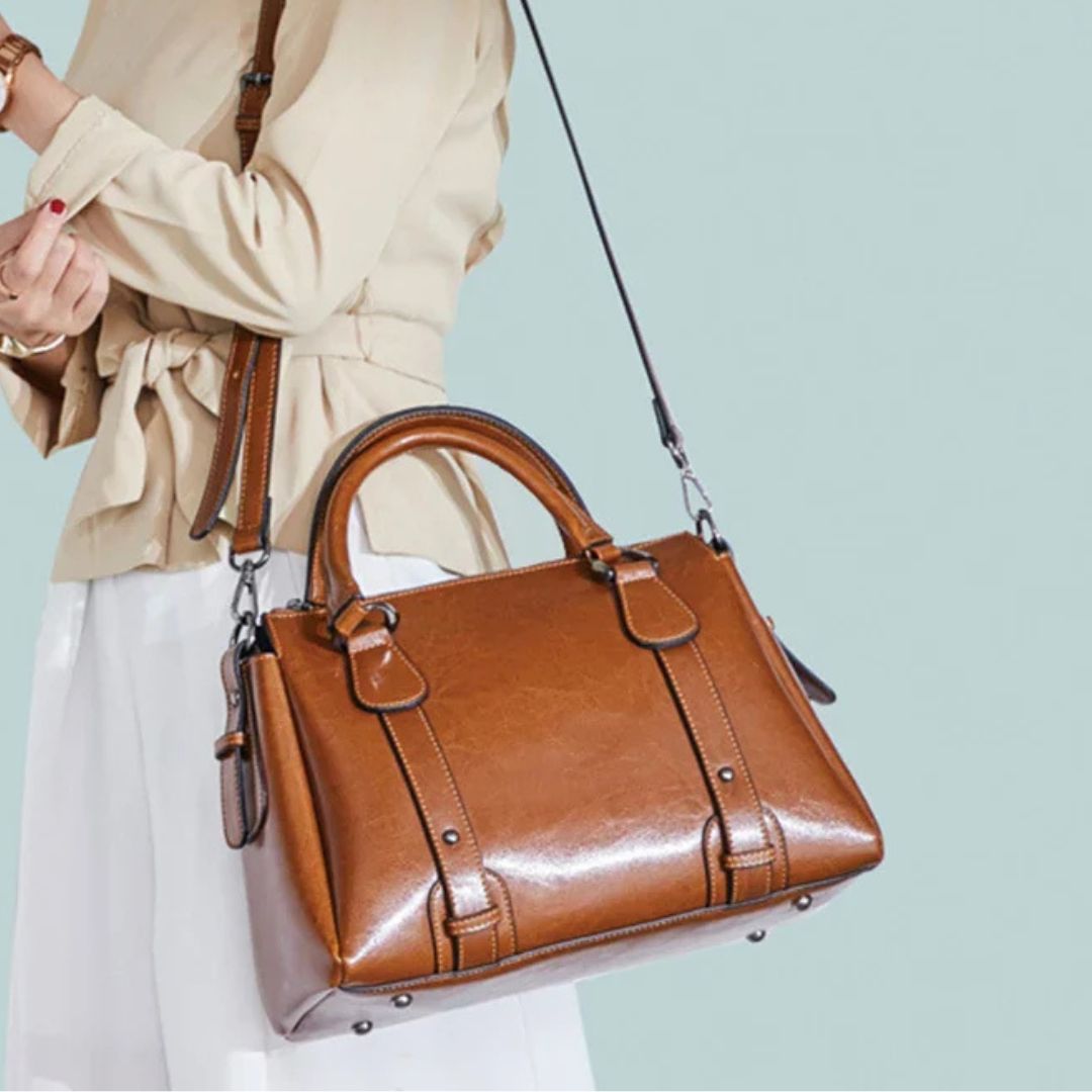 Dafne | Polished Leather Shoulder Bag
