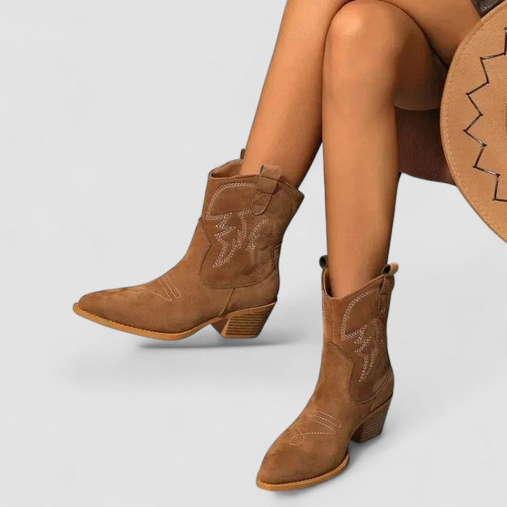 Cesarina – Orthopedic Western Boots