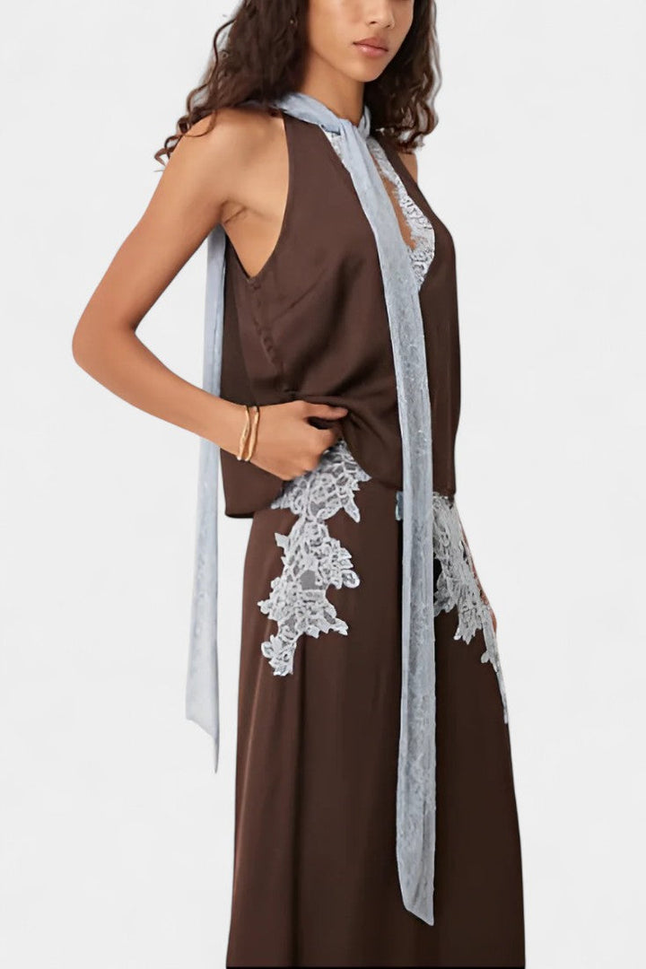 Loredana Coordinated Set Featuring Contrasting Lace Accents