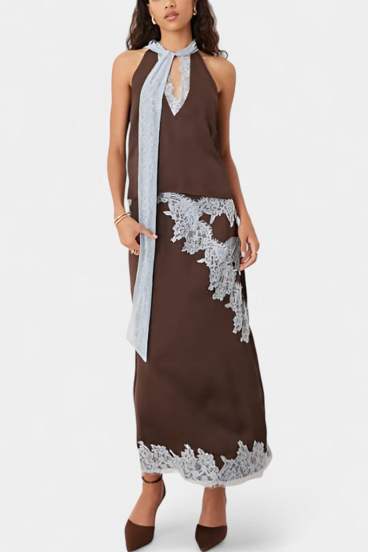 Loredana Coordinated Set Featuring Contrasting Lace Accents